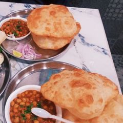 A picture of Chole Bhature.