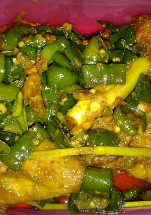 Foto resep Ayam goreng cabe hijau lezat