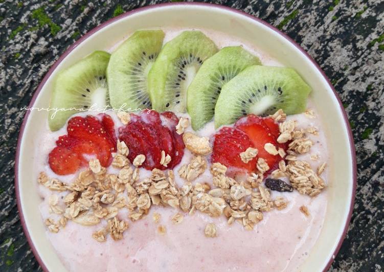 Bagaimana Menyiapkan 10. Smoothie Bowl Pineberry Anti Gagal