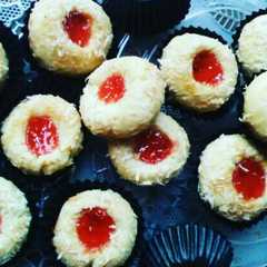 รูปของ Strawbbery cheese thumprint cookies