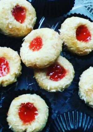 Foto resep Strawbbery cheese thumprint cookies