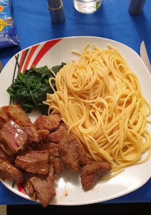 Foto principal de Espinaca, carne y fideos! Carbohidratos y proteína!