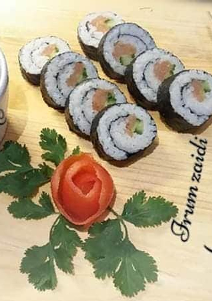 A picture of 🐟🥒Salmon & Cucumber Sushi Rolls🐟🥒.