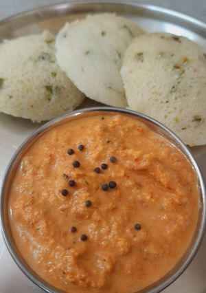 A picture of Peanut -coconut chutney without tempering.