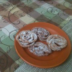 A picture of Sakkara Madugu or Sugar Muruku!.