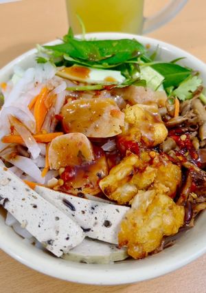 Hình của món Bún nấm trộn tempeh.