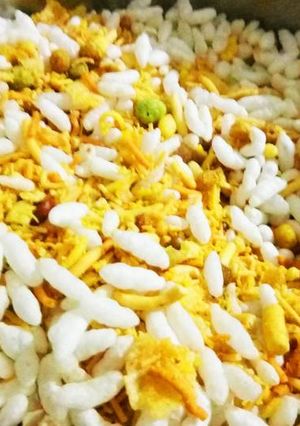 A picture of Dry bhel.
