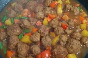 Resep Semur Bola-Bola Daging Sapi Anti Gagal