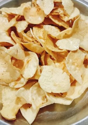 आलू के चिप्स (aloo ke chips recipe in Hindi) रेसिपी मुख्य फोटो