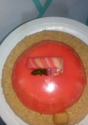 Una foto de Mousse de yogur con glaseado espejo