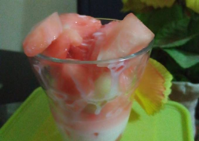 Recipe of Homemade Fruit salad with yogurt