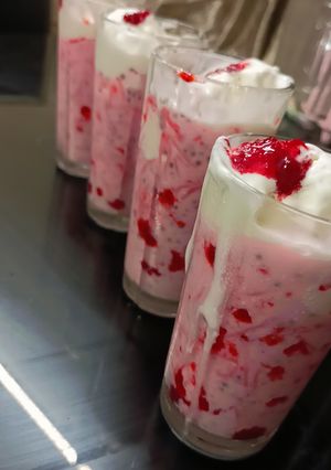 A picture of Strawberry falooda.