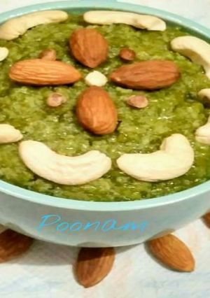 लौकी हलवा (Lauki Halwa recipe In Hindi) रेसिपी मुख्य फोटो