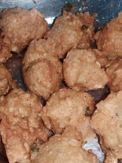 उड़द की दाल की पकौड़ी (Urad ki dal ki pakodi recipe in Hindi) रेसिपी मुख्य फोटो