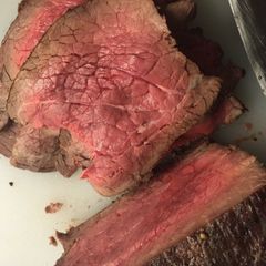A picture of Simple oven roastbeef.