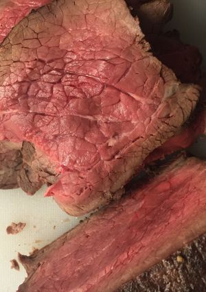 A picture of Simple oven roastbeef.