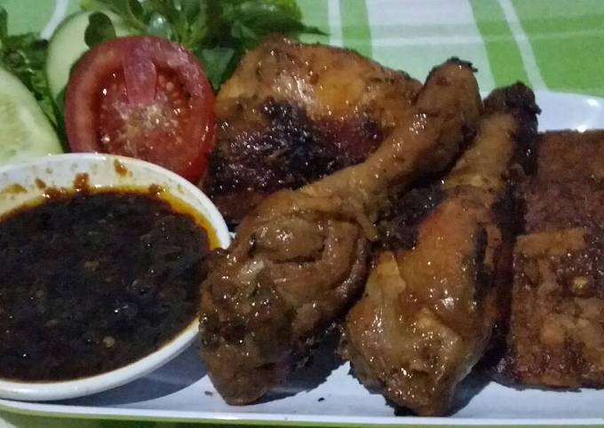 Ayam dan Tempe Bakar Kalasan