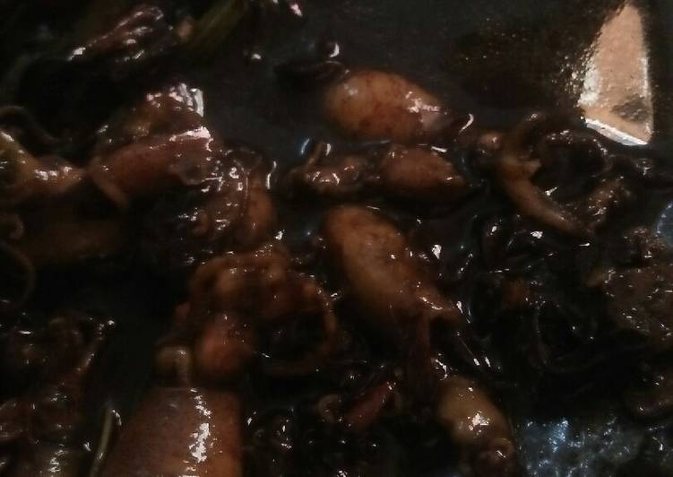 Cara Gampang memasak Cumi Tinta Hitam Simple, Bikin Ngiler