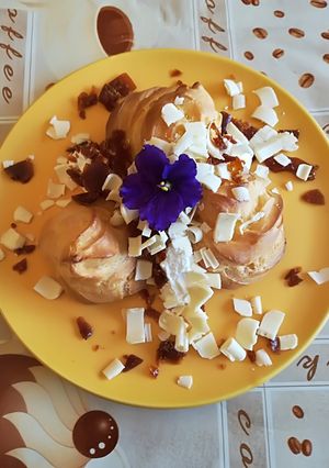 Túrókrémmel töltött képviselő fánk recept fotója