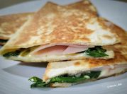 Una foto de quesadillas de pavo