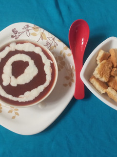 ટોમેટો સૂપ (Tomato Soup Recipe In Gujarati) રેસીપી મુખ્ય ફોટો