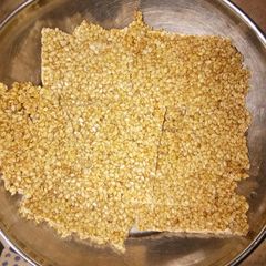 A picture of Til papdi.