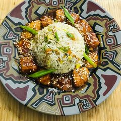 Sesame honey chicken 🐓 A picture of Sesame honey chicken 🐓.