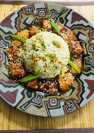 A picture of Sesame honey chicken 🐓.