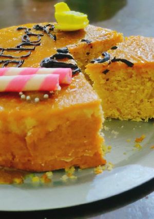 A picture of Lemon Glaze Lemon Cake.