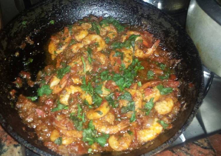 Steps to Prepare Any-night-of-the-week Prawns Spicy Garlic Gravy