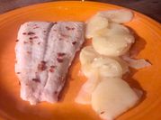 Una foto de patatas y abadejo