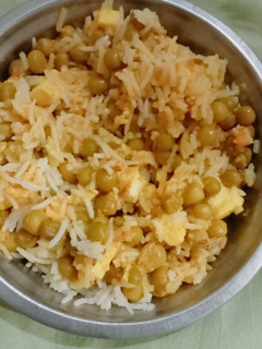 छोले चावल (chole chawal recipe in Hindi) रेसिपी मुख्य फोटो