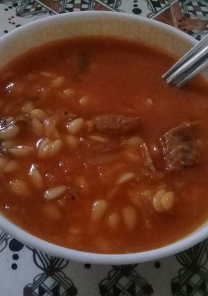 صورة لوصفة تليتلي بمرق أحمر