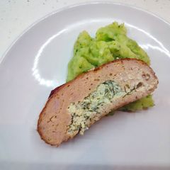A picture of Simple dinner stuffed roullade.