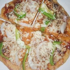 A picture of Veg cheese pizza.