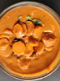 கேரட் குழம்பு (Carrot gravy) (Carrot kulambu recipe in tamil) செய்முறை முக்கிய புகைப்படம்