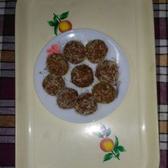 A picture of Papaya halwa or rolls.