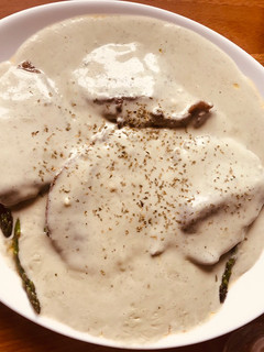 Foto principal de Chuletas keto de cerdo con salsa de queso azul