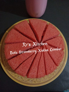 Foto resep Bolu Strawberry Kukus Lembut