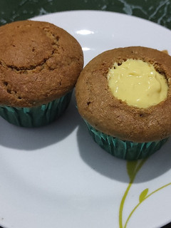 Una foto de Muffins de coco rellenos de pudding de vainilla light