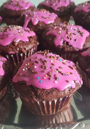 Una foto de Muffins súper chocolatosos de remolacha y yogurt