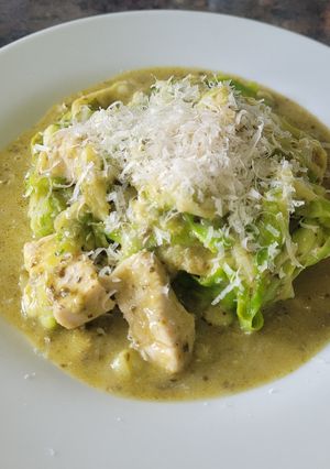 A picture of Creamy Pesto chicken zoodles.