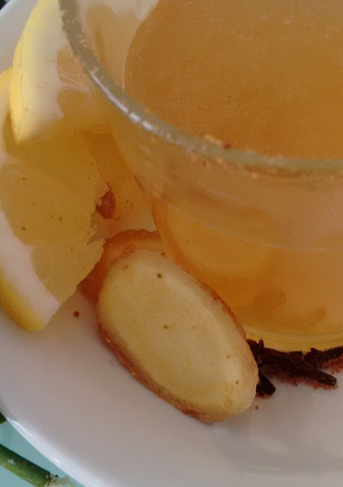 Una foto de Bebida isotónica con Agua de Mar, jengibre, clavo de olor y azúcar de coco