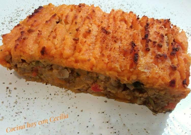 Pastel de carne con puré de boniato