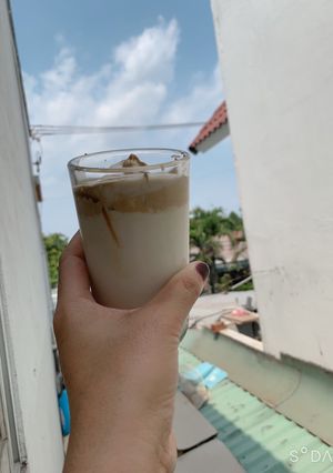 Hình của món Dalgona coffee-Bọt biển không bị chảy nhé.