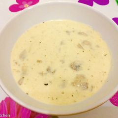 A picture of Cream of Mushroom Soup.