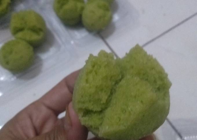 Resep Apem mangkok tanpa tape rasa matcha oleh Anis Komariah - Cookpad