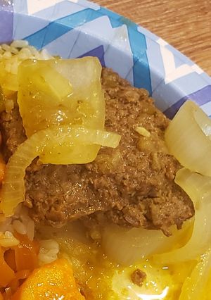 A picture of Bistec encebollado.