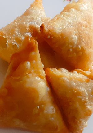 A picture of Onion samosa.