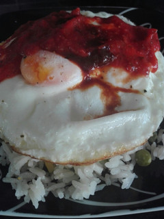 Una foto de Arroz con huevo